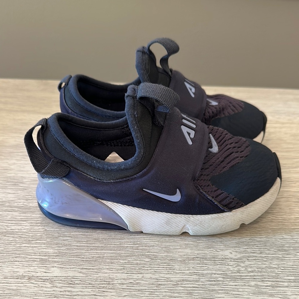Girls Air Max Nike dark purple/navy and White Slip-On Sneakers
